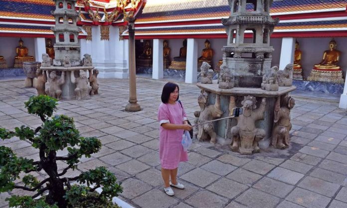 Wat Pho Selfie.jpg