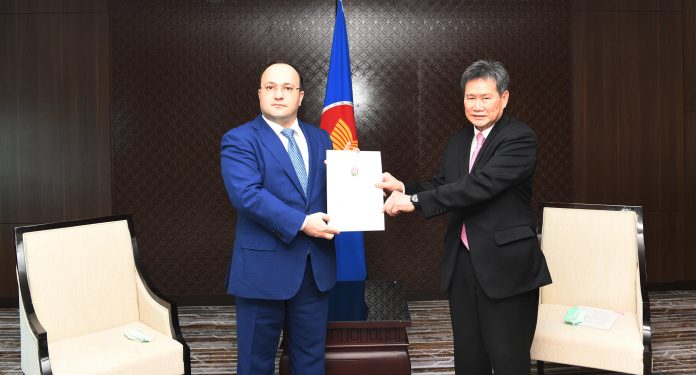 Ambassador of the Republic of Azerbaijan to ASEAN presents credentials