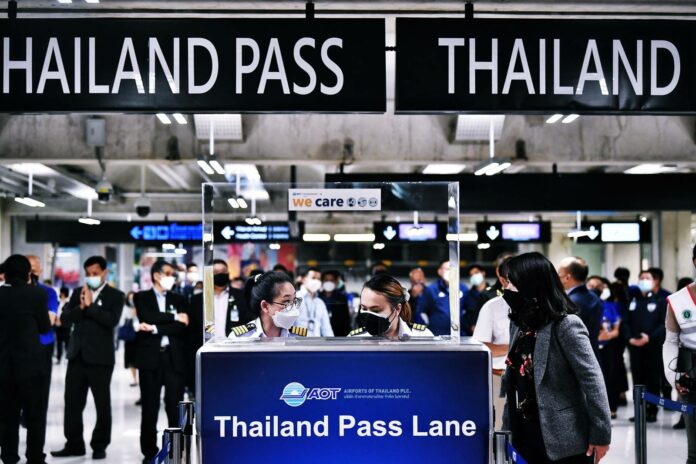 Thailand shelves 300-baht tourism fee