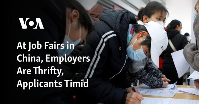 At Job Fairs in China, Employers Are Thrifty, Applicants Timid