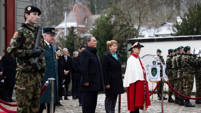 จีนเสนอราคาเพื่อแสวงหาผู้นำระดับโลกที่ Davos Forum
