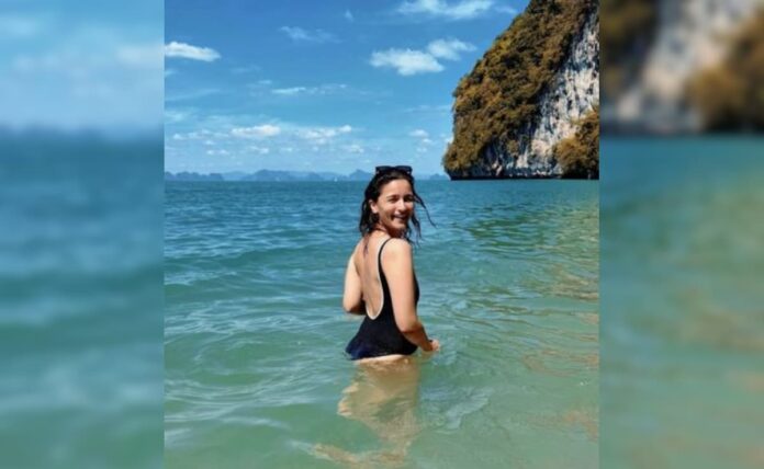 Alia Bhatt, In Swimsuit, Sums Up Her Beach Vacation Mood In Thailand